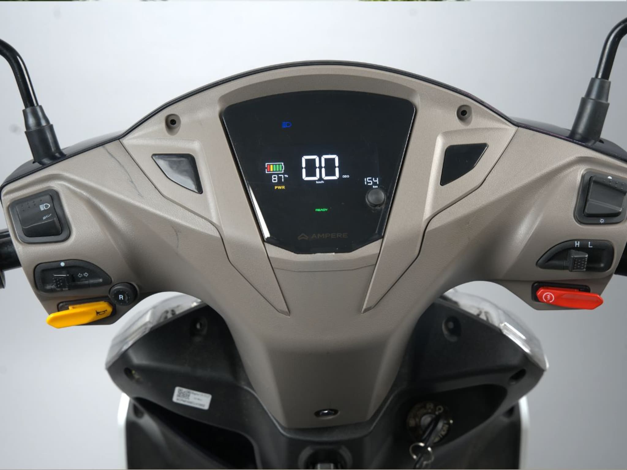 फॅमिलीसाठी एकदम बेस्ट अशी Scooter, घरी आणा फक्त 2000 रुपये EMI वर