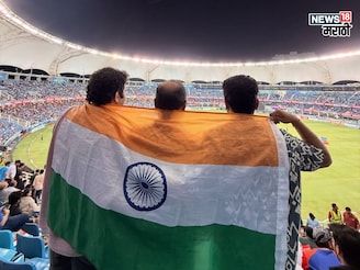 मराठी अभिनेत्यानं वडिलांना थेट दुबईत दिलं खास सरप्राइज
