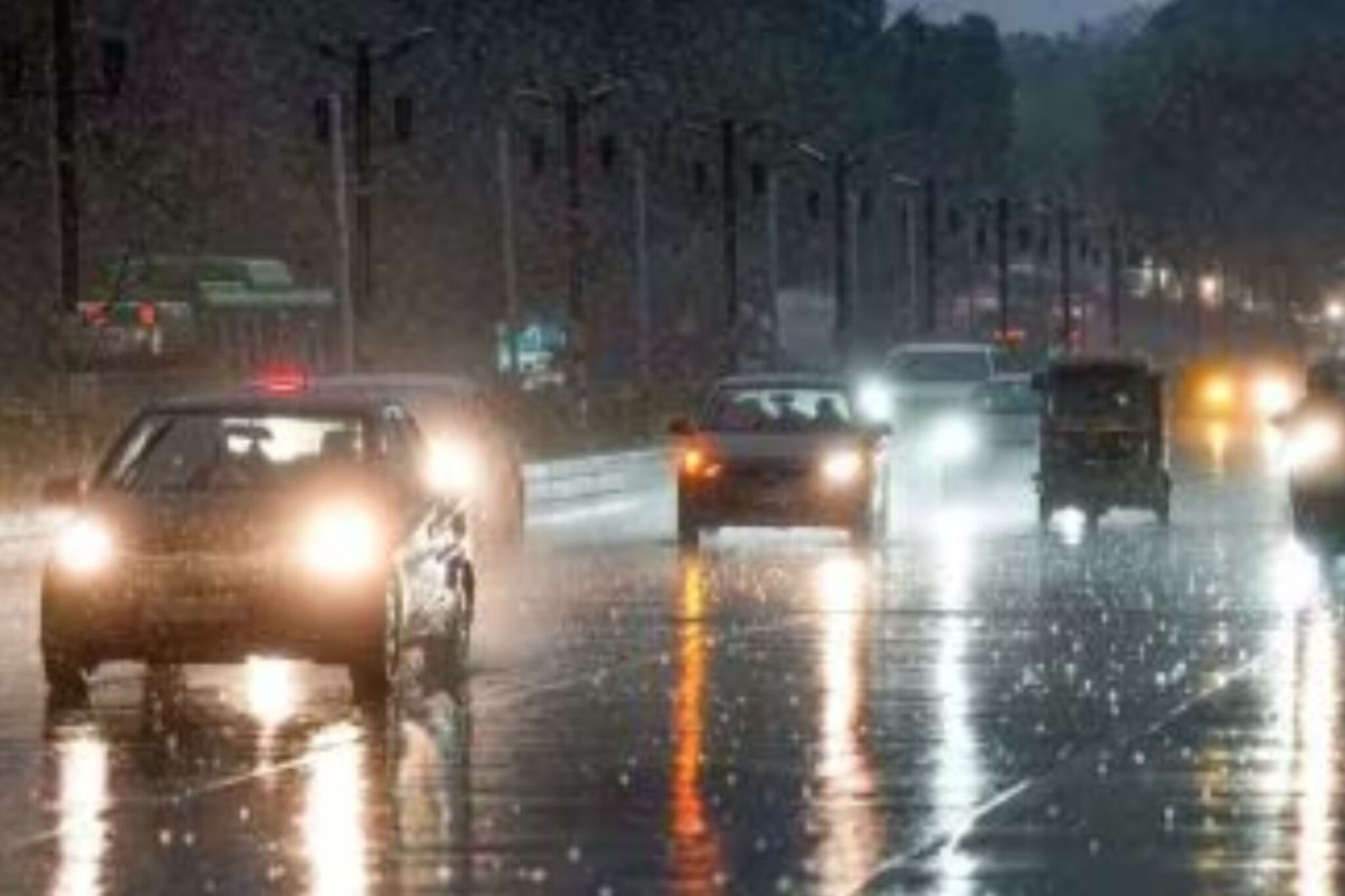 मुंबईकरांनो सतर्क राहा, पुढील 3 तास महत्वाचे,मंत्रालयातून आले थेट आदेश