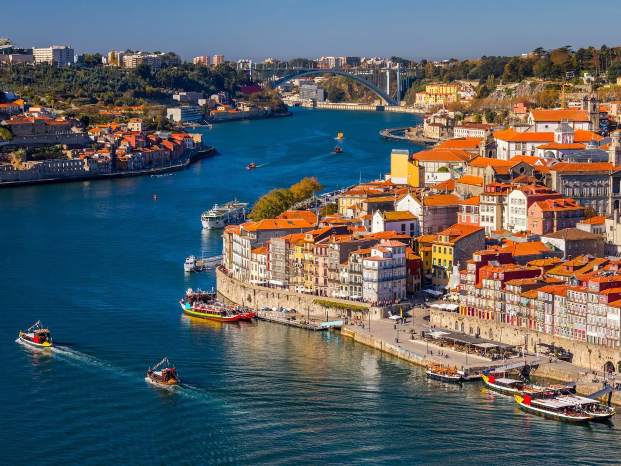 फक्त 7000 युरोपमधील 'या' सुंदर देशाचे व्हा नागरिक,  भारतीयांना परदेशात सेटल होण्यासाठी Golden संधी