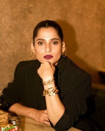 नेहमीच वेस्टर्न कपड्यांमध्ये असणाऱ्या प्रियाचे साडीतील 10 फोटो, नववा पाहतच रहाल