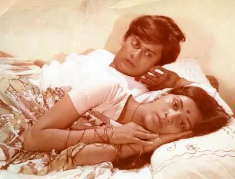 प्रिया यांनी ‘देवता’, ‘मोहरा’, ‘गुप्त’ अशा अनेक हिंदी चित्रपटांमध्ये काम केलं. पण, त्यांना खरी ओळख १९८५ साली ‘रजनी’ या मालिकेमुळे मिळाली. या शोमध्ये त्यांनी एका सामान्य गृहिणीची भूमिका केली होती, जी रोजच्या समस्यांशी लढते. ‘रजनी’ इतकी हिट झाली की, लोक आजही त्यांना ‘रजनी’ म्हणूनच ओळखतात.