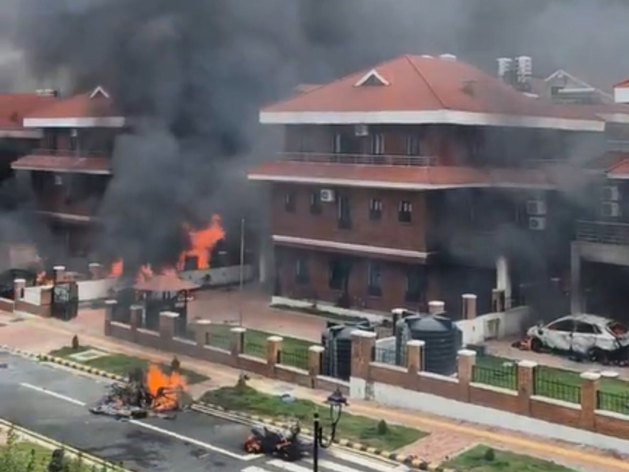 मी स्पा सेंटरमध्ये होते, तेव्हा जमावाने हॉटेल पेटवले; भारतीय पर्यटकाने सांगितला नेपाळमधील थरारक प्रसंग, Video