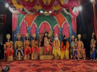 रामलीला करताना कोसळला, रंगभूमीवर सोडला प्राण, LIVE VIDEO