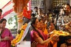 आधी आनंद दिघेंच्या पुतळा नंतर देवीची आरती, रश्मी ठाकरेंचे ठाण्यातील PHOTOS
