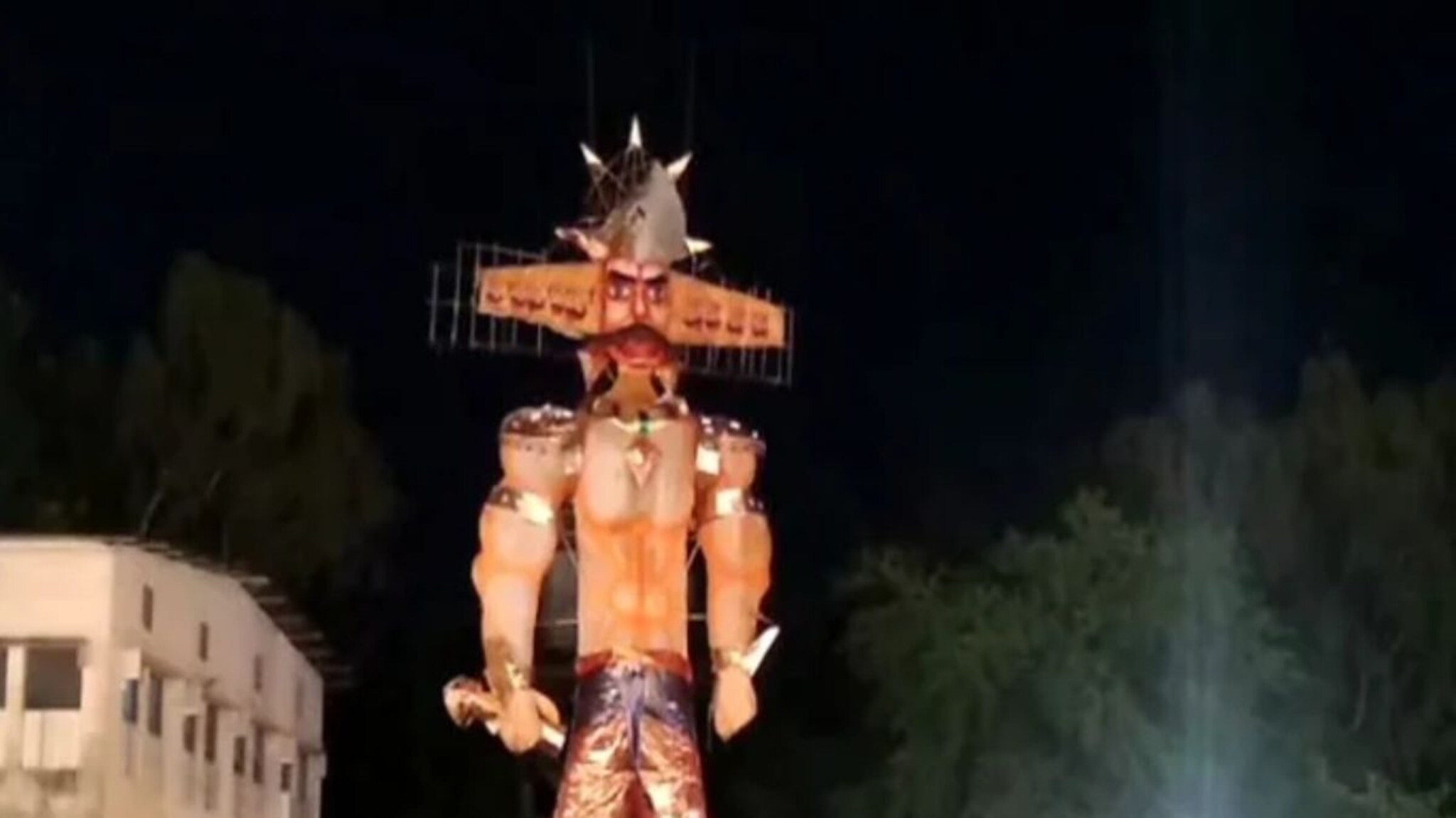 सांगलीत अचानक मोठा स्फोट, दसऱ्याची तयारी करणारे 8 जण होरपळले, दोघे गंभीर