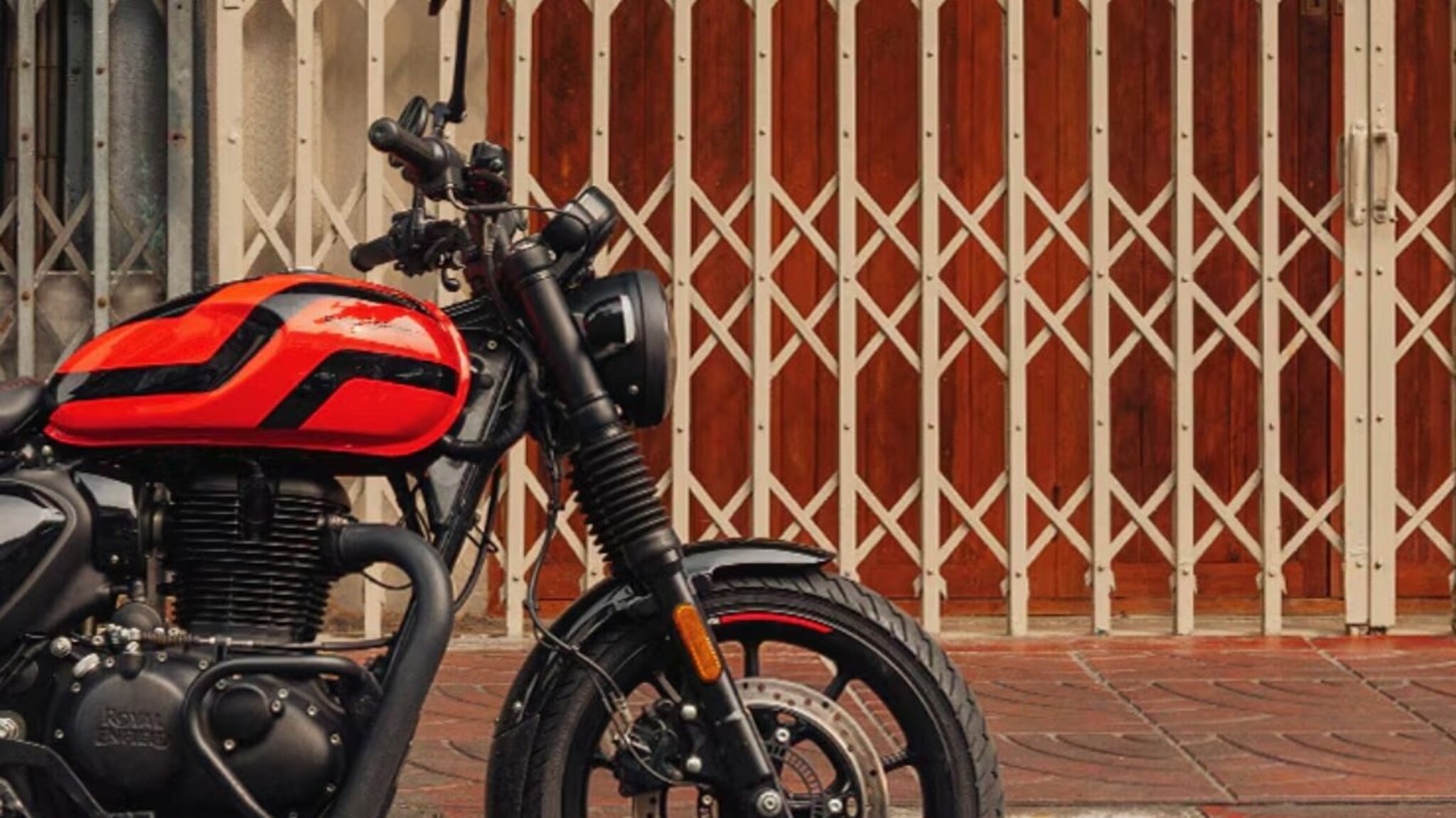 Royal Enfield ची सगळ्यात स्वस्त बाइक, GST.20 मुळे इतकी कमी झाली किंमत!