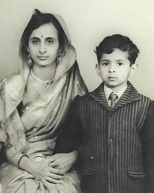 देशाच्या फाळणीच्या वेळी त्या 8 वर्षांच्या होत्या.  लहान भावाचा हात धरून त्यांनी खूप मोठा प्रवास केला. त्यानंतर त्या डॉक्टर झाल्या आणि समाजसेवा करू लागल्या. 