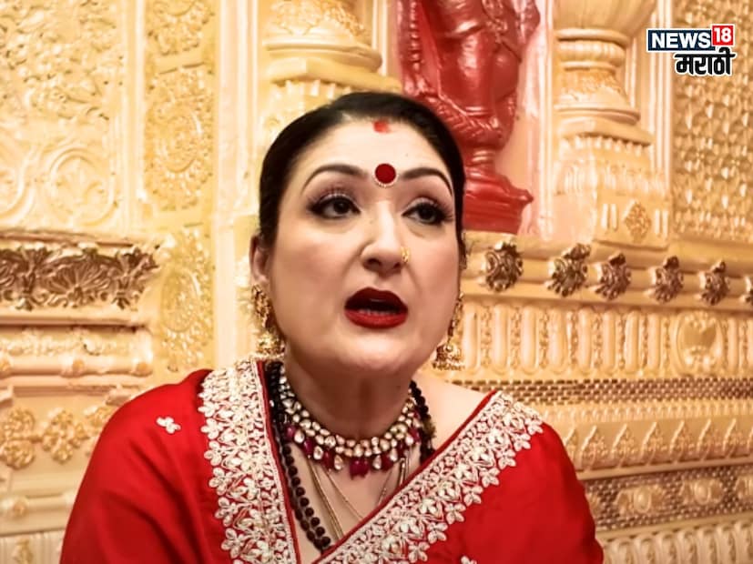  "प्रोब्लेम असा आहे की, त्याच्या कुटुंबातील लोक मला आणि गोविंदाला एकत्र पाहू शकत नाहीत. त्यांना असं वाटतं की यांची फॅमिली इतकी खुश कशी आहे, त्यांचे स्वत:चे बायका पोरं मेली आहेत."