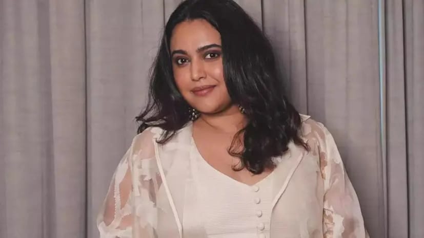 स्वराने सांगितलं की, तिला नेहमीच शाहरुख खानसारखं इंडस्ट्रीवर राज्य करायचं होतं. त्यामुळे तिच्यासाठी तो एक आदर्श आहे. तिने त्याला पाहूनच चित्रपटांमध्ये यायचा निर्णय घेतला होता.