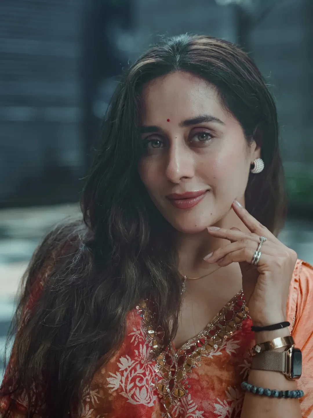  "मी प्रियाशी बोलले. पण असं होईल असं मला वाटलं नव्हतं. तिनं छान कमबॅक केलेलं. ती अमेरिकेला होती तिने नाटकही केलं. एक महिन्याचा दौरा केला. ती दुसरी सिरीयलही करत होती."
