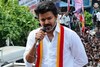 'असह्य आणि वेदनादायी', चेंगराचेंगरीच्या घटनेवर विजय  यांची पहिली प्रतिक्रिया