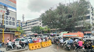 Solapur News : नवरात्रनिमित्त सोलापूर शहरातील वाहतुकीमध्ये मोठे बदल, बंद रस्ते आणि पर्यायी मार्ग कोणते?