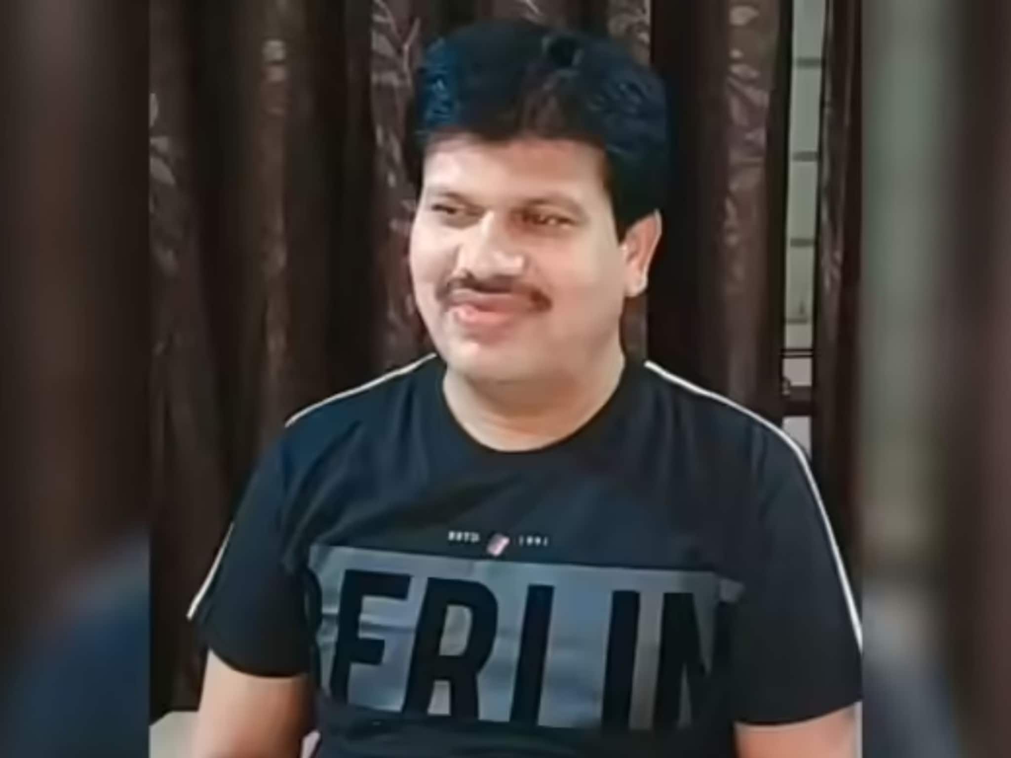 माजी उपसरपंचानंतर बीडमध्ये विस्तार अधिकाऱ्याने संपवलं जीवन, मॉर्निंग वॉकवरून आले, बेडरुममध्ये गेले अन्... 2 तासांनी आढळला मृतदेह