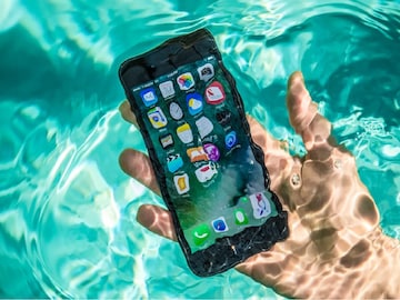 वॉटरप्रुफ स्मार्टफोन्स वॉटरप्रुफ स्मार्टफोन्स