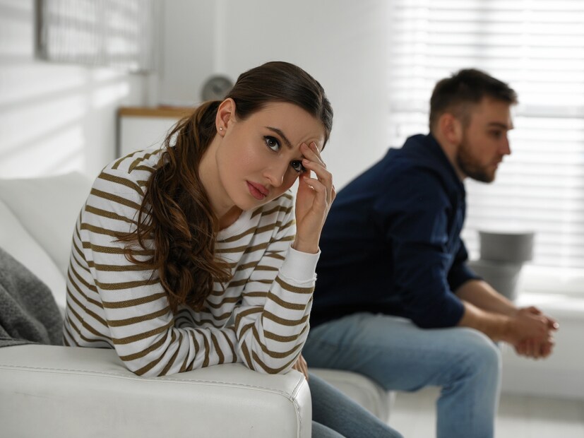  Relationship Tips : नातेसंबंध जितके जुने असते, तितके ते चांगले मानले जाते. मात्र, अनेक वर्षांचे जुने नातेही कधीकधी लहान-सहान गोष्टींवरून तुटायला लागते. जर वेळेत नाते जपले नाही, तर ते संपुष्टातही येऊ शकते. एक मजबूत आणि निरोगी नाते  निर्माण करण्यासाठी, काही लहान बदल खूप मोठा फरक आणू शकतात.