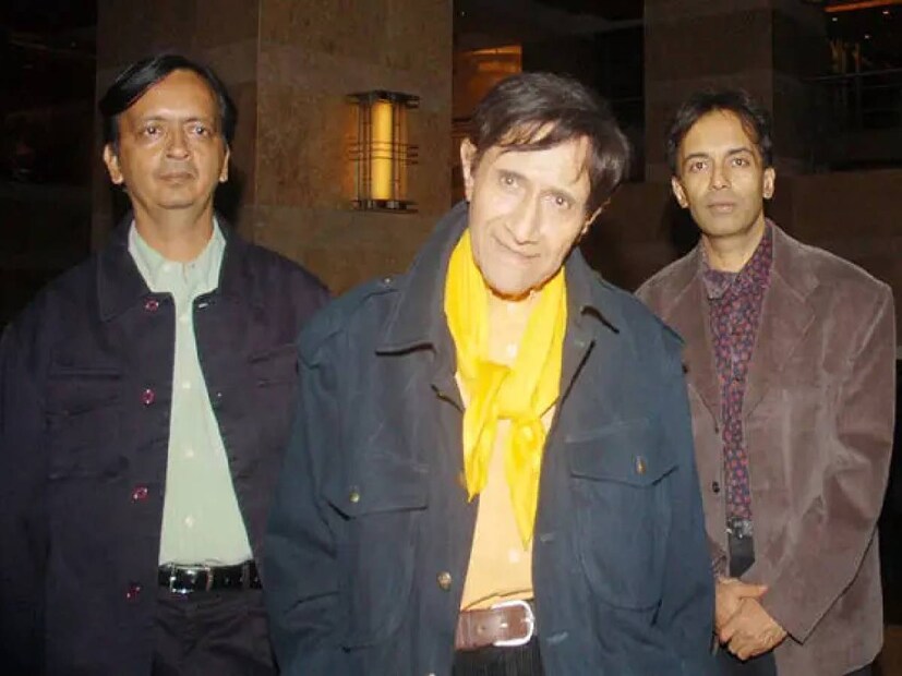 या लिस्टमध्ये पहिलं नाव येतं ते, बॉलीवूडचे पहिले सुपरस्टार देव आनंद यांच्या मुलाचं. त्यांच्या नृत्यशैलीने आणि आकर्षक व्यक्तिमत्त्वाने लाखो लोक मोहित झाले होते. त्यांची कारकीर्द सहा दशकांपर्यंत पसरली. त्यांना बॉलीवूडचा पहिला कूल स्टार मानले जायचं. त्यांचा मुलगा सुनील आनंद यानेही बॉलीवूडमध्ये करिअर केले पण वडिलांसारखं स्टारडम मिळवण्यात तो अयशस्वी झाला.
