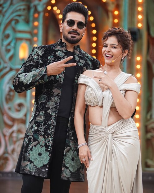 रुबीना दिलैक आणि अभिनव शुक्ला: 'बिग बॉस १४' मध्ये त्यांनी जाहीर केले की, ते दोघे लवकरच घटस्फोट घेणार होते. पण या कार्यक्रमाने त्यांचे नाते वाचवले आणि तो त्यांच्यासाठी वरदान ठरला.