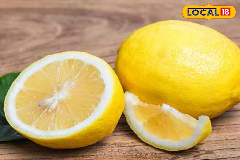 तुम्हाला लिंबू दीर्घकाळ फ्रेश ठेवायचे असतील, तर प्रत्येक लिंबावर हलके मीठ चोळा आणि नंतर ते सुक्या डब्यात ठेवा. मीठ नैसर्गिक संरक्षक म्हणून काम करते. यामुळे लिंबू लवकर सुकत नाही आणि त्याचा रस सुरक्षित राहतो.