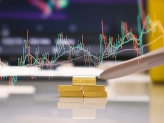 सोन्याचे भाव होणार ₹77000! खरेदीसाठी जात असाल तर आधी पाहा हा रिपोर्ट