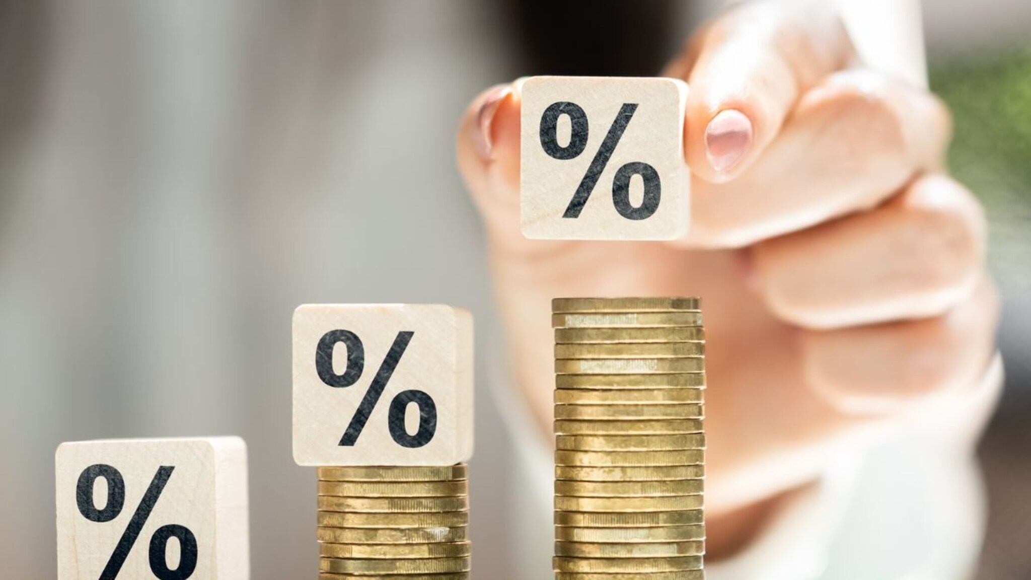 RBIने रेपो रेट घटवताच आज या सरकार बँकेने लोन केलं स्वस्त! कपात किती?