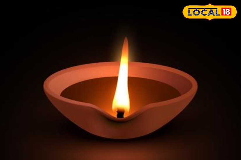 या दिवशी घराच्या प्रत्येक कोपऱ्यात दिवे लावावे. वाईट शक्तींपासून त्यामुळं संरक्षण मिळतं. दिवा लावल्यानं घरात शांती आणि आनंद येतो आणि यमराजाच्या आशीर्वादाने कुटुंब सुरक्षित राहते.