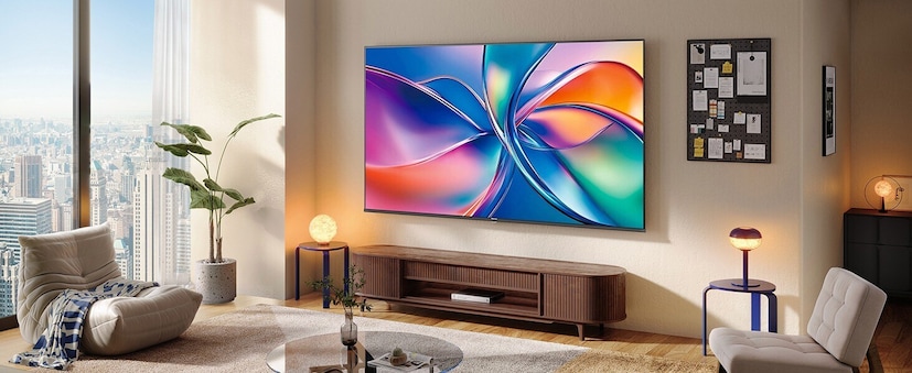 Hisense च्या 108 सेमी (43-इंच) E7Q सिरीज 4K अल्ट्रा एचडी स्मार्ट QLED टीव्हीची मूळ किंमत ₹49,999 आहे. परंतु तो Amazon वर ₹22,999 मध्ये 54% डिस्काउंटमध्ये उपलब्ध आहे. याव्यतिरिक्त, ₹3,000 अतिरिक्त सूटसह 22 क्रेडिट कार्ड ऑफर आहेत. Amazon Pay बॅलन्ससह खरेदी केल्यास ₹689 कॅशबॅक देखील मिळते. तुमचा जुना टीव्ही एक्सचेंज करून तुम्ही ₹2,100 पर्यंत सूट देखील मिळवू शकता. या सर्व डिस्काउंटसह, हा टीव्ही फक्त ₹17,210 मध्ये खरेदी करता येतो. EMI ऑप्शन ₹1,115 प्रति महिना देखील उपलब्ध आहेत. या टीव्हीवर 1 वर्षाची वॉरंटी आहे आणि रिमोट कंट्रोलवरही 1 वर्षाची वॉरंटी आहे.