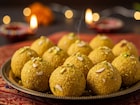 दिवाळीला बनवा हेल्दी-टेस्टी आणि झटपट बनणारे मूगडाळीचे लाडू, पाहा सोपी रेसिपी