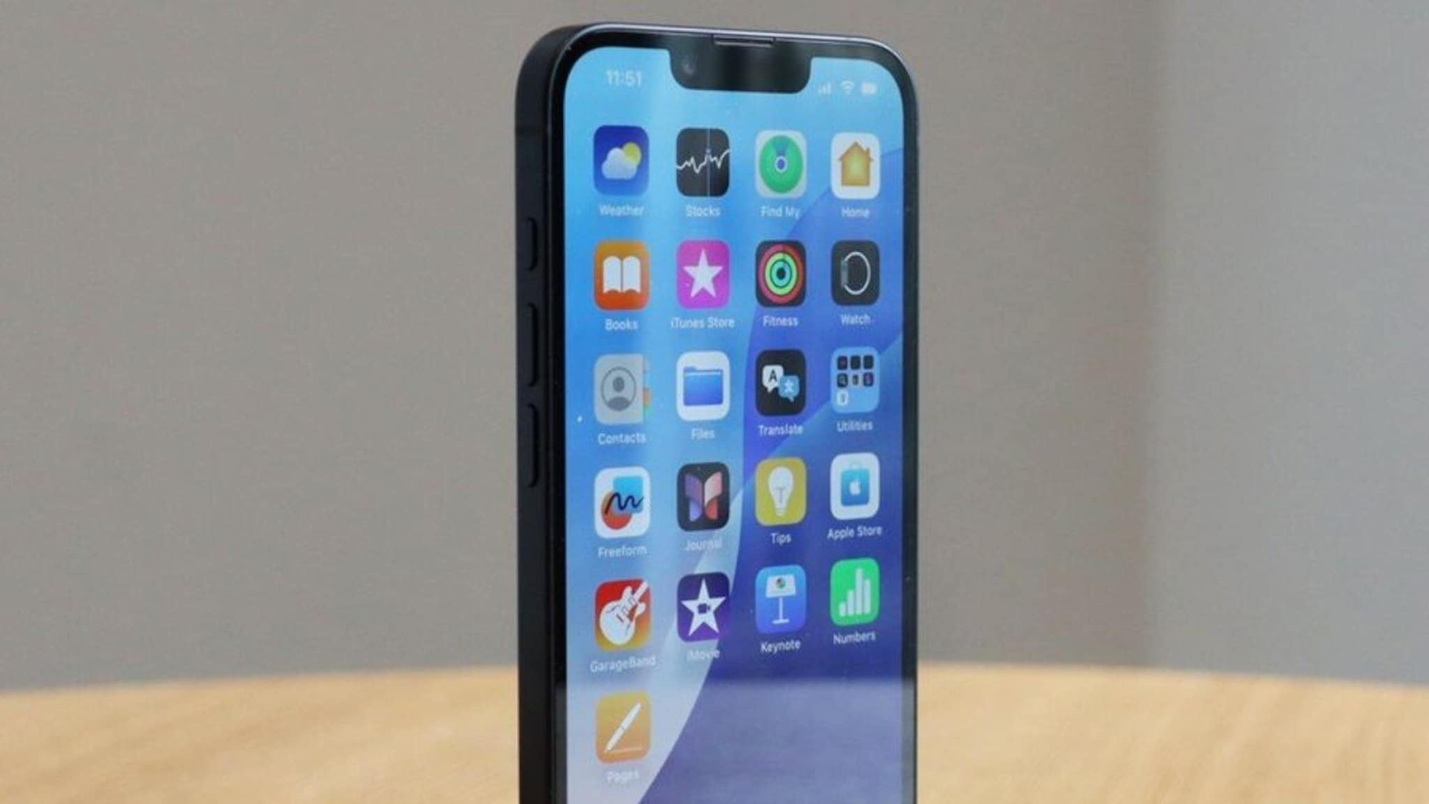 iPhone यूझर्ससाठी गुड न्यूज! नव्या अपडेटमध्ये आलेय 8 धमाकेदार फीचर्स