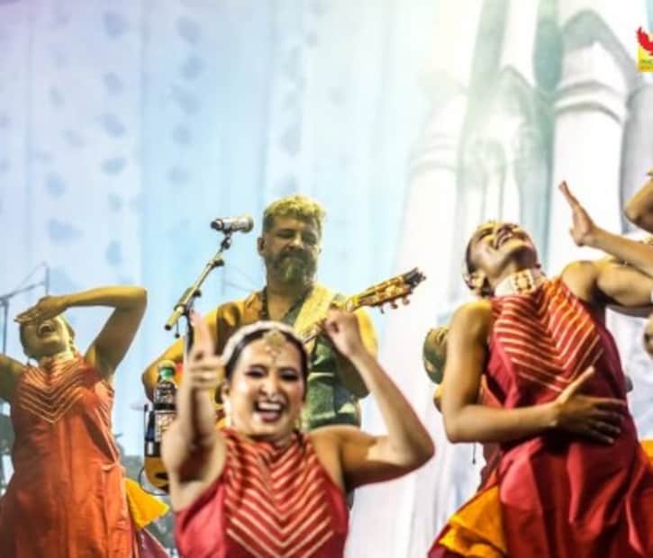 फेब्रुवारी महिन्यात रघु दीक्षितने वरिजाश्रीचा एक फोटो सोशल मीडियावर शेअर केला होता. ज्यामध्ये तिच्या ग्रॅमी नॉमिनेशनचं त्यानं कौतुक केलं होतं. त्यावेळी रघूनं तिला आपली 'मैत्रीण' म्हटलं होतं. दोघांच्या बॉन्डिंगवर भाषअय केलेलं. 