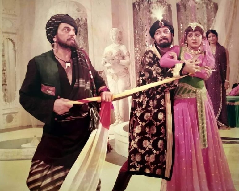 Dharmendra, Dharmendra news, Dharmendra underworld, Dharmendra movies, Dharmendra wife, Dharmendra update, Dharmendra attack, Dharmendra fight with underworld, Dharmendra son, Dharmendra age