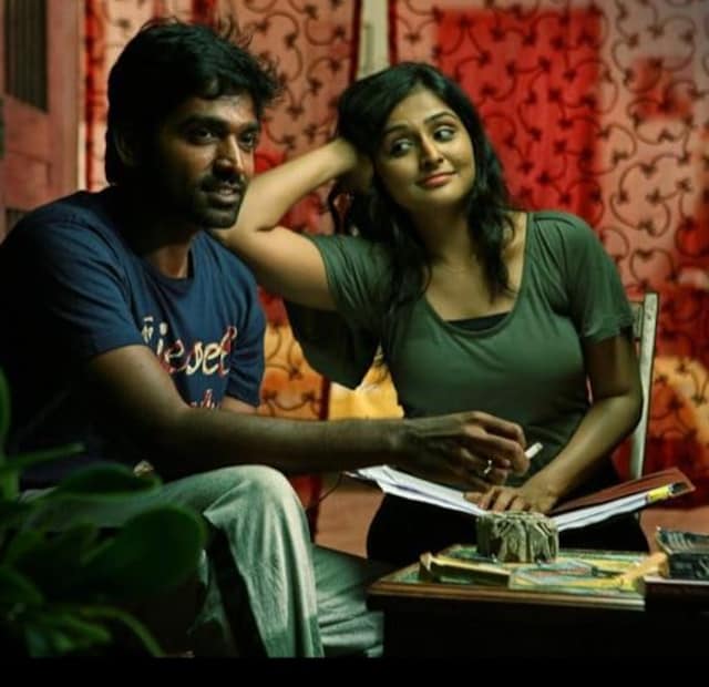 पिज्जा : कार्तिक सुब्बाराज यांचा हा तमिळ हॉरर सिनेमा एका झपाटलेल्या घरात अडकलेल्या पिझ्झा डिलिव्हरी बॉयची कथा आहे. सूड घेणारे आत्मे आणि वेळेच्या चक्रांचा सस्पेन्स तुम्हाला शेवटपर्यंत खिळवून ठेवेल. विजय सेतुपतीने यात जबरदस्त अभिनय केला आहे.  