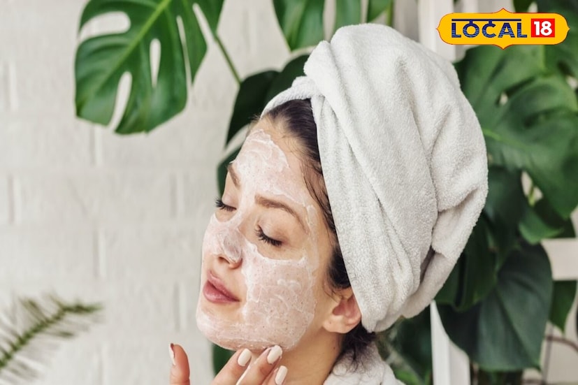 दोन्ही एकत्र चांगले मिसळा. नंतर त्यात लिंबाचा रस घाला. पोत वाढवण्यासाठी, तुम्ही कोणतेही आवश्यक तेल घालू शकता. तुमचे बॉडी लोशन तयार आहे.