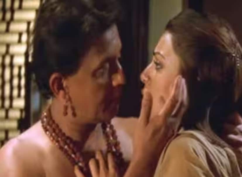  ‘चिंगारी’ हा चित्रपट 2006 मध्ये प्रदर्शित झाला होता. या चित्रपटाच्या माध्यमातून मिथुन चक्रवर्तीसोबत त्यांच्यापेक्षा 25 वर्षांनी लहान अभिनेत्री सुष्मिता झळकली होती.
