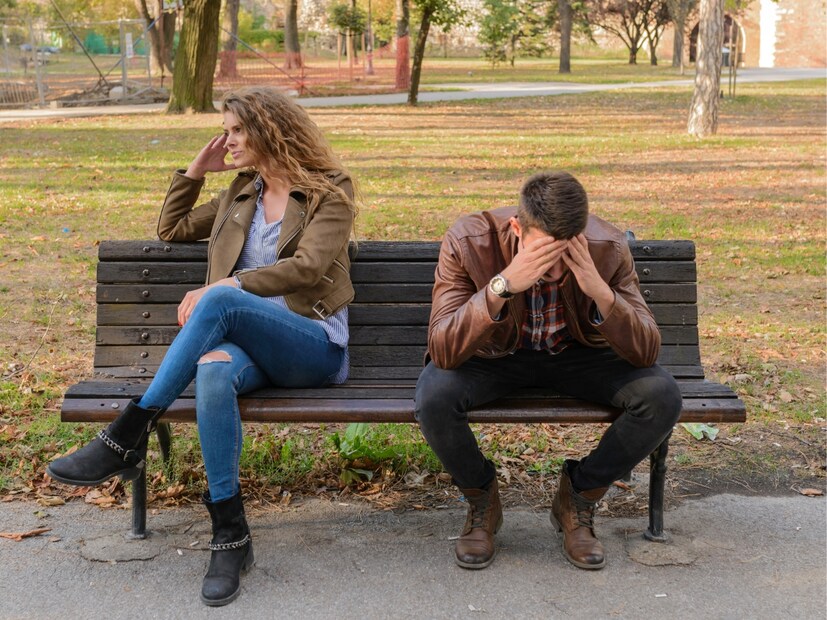  माफ करायला शिका (Learn to Forgive) : चुका प्रत्येकाकडून होतात. झालेल्या चुकांसाठी माफी दिल्याने नातं मजबूत होतं. एकत्र नवीन छंद किंवा गोष्टी शिकल्याने नात्यात उत्साह वाढतो.