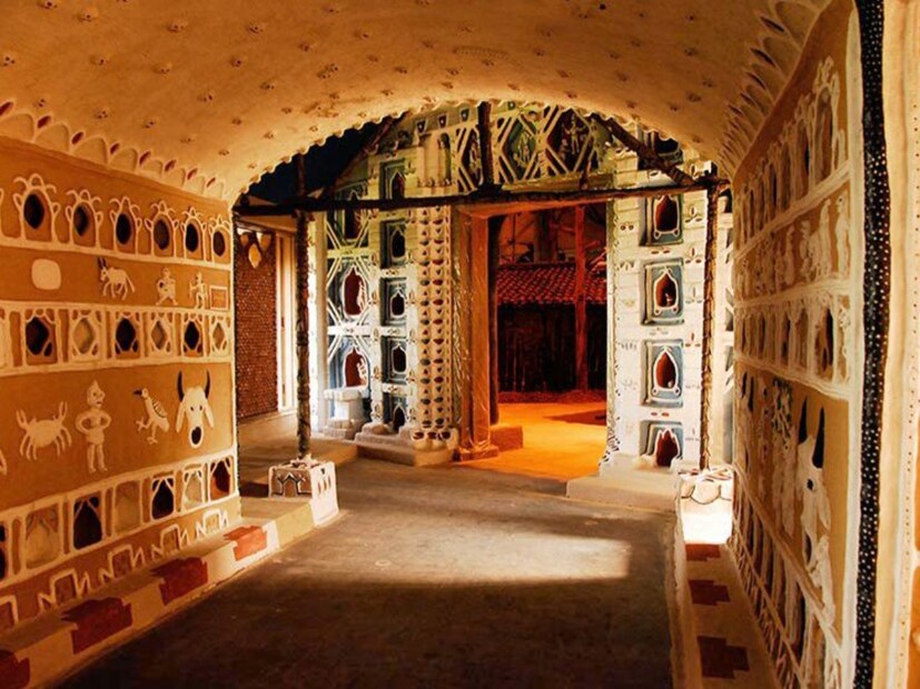  5 Best Heritage Museums in India : आजकाल प्रवास करणे म्हणजे फक्त नवीन शहर पाहणे किंवा हॉटेलमध्ये राहणे नाही. आता प्रवाशांना अशी ठिकाणे हवी आहेत, जिथे इतिहासाचा स्पर्श, संस्कृतीशी जोडणी आणि नवीन काहीतरी शिकण्याची संधी मिळेल. भारतात अशी अनेक हेरिटेज म्युझियम्स आणि स्थळे आहेत, जी पर्यटकांना केवळ जुन्या आठवणींशी जोडत नाहीत, तर एक नवीन अनुभव देखील देतात.