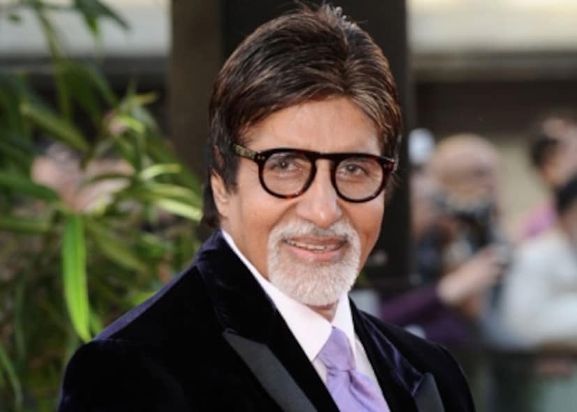  अमिताभ बच्चन : अमिताभ बच्चन दोन घड्याळं घालतात. असं म्हटलं जातं की, एक घड्याळ भारतीय वेळ दर्शवतं आणि दुसरं त्या देशाचा वेळ जिथे ते प्रवास करत असतात.