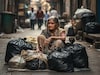बाहेरुन पाहताना ती फक्त कचऱ्याची पिशवी, पण उघडून पाहिलं तेव्हा सगळेच हादरले