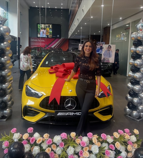  नियाने Mercedes-AMG CLE 53 ही कार खरेदी केली आहे. तिने खरेदी केलेल्या गाडीची किंमत 1.88 कोटी रुपये आहे.