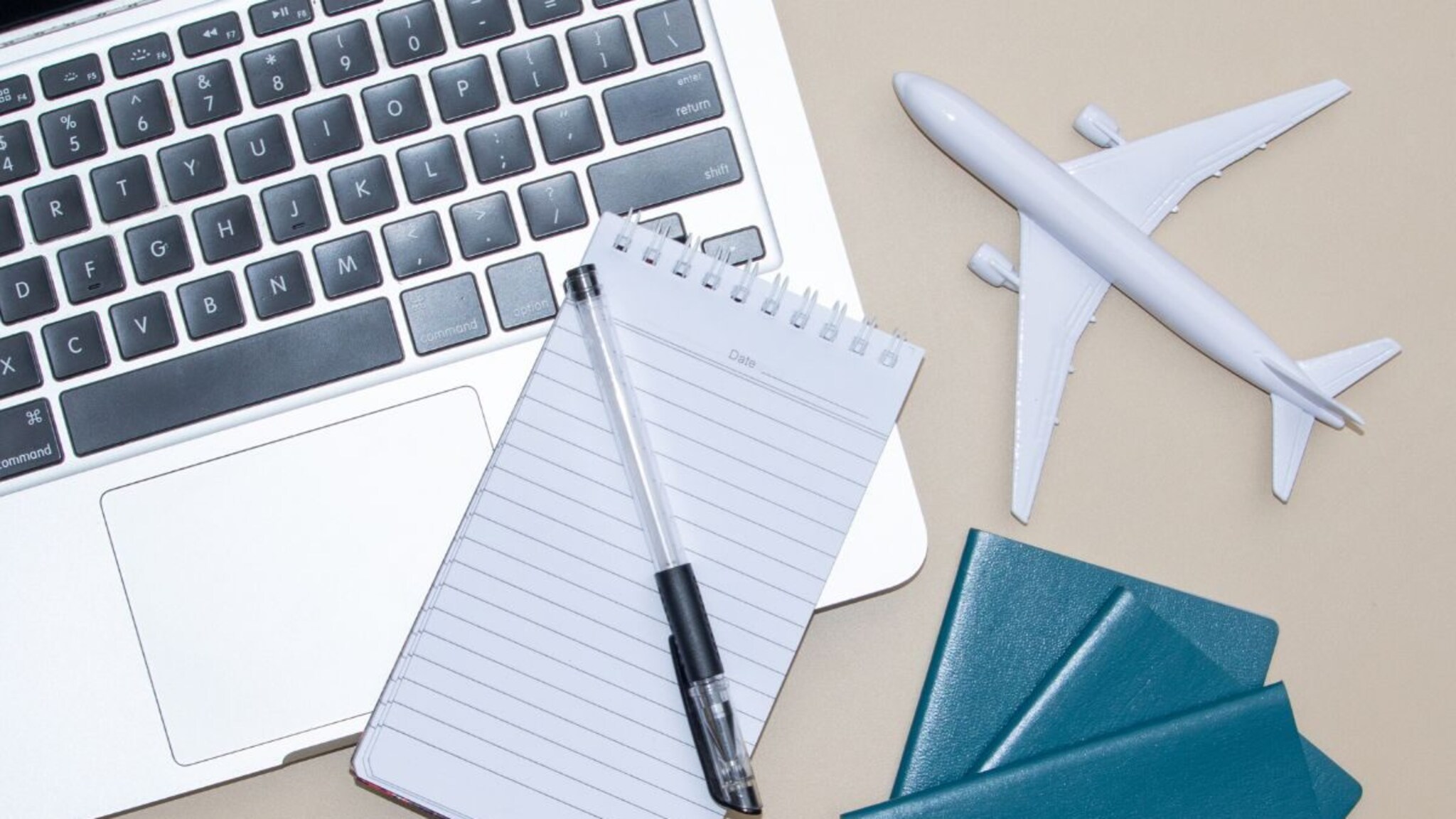 Airplane : पहिल्यांदाच विमान प्रवास करणार आहात? मग काय करायचं, कुठे जायचं? AtoZ माहिती वाचा