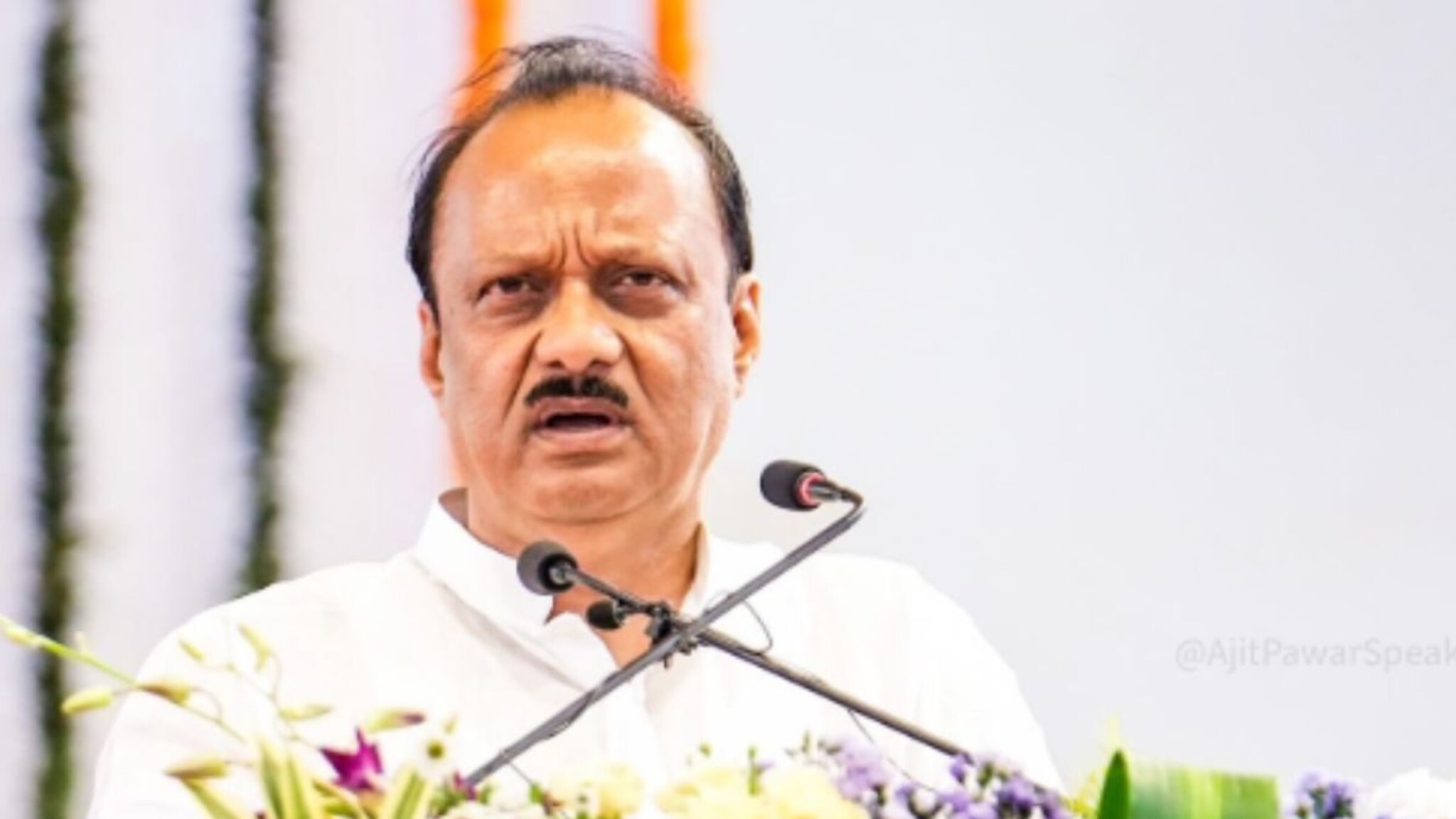 Ajit Pawar : अजितदादांकडून विरोधकाचा प्रचार? एका घोषणेने बीडच्या सभेत उलथापालथ, नेमकं झालं काय?