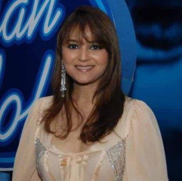  अलीशा चिनॉयने एकापेक्षा एक गाणी गायली आहेत. यात 'कजरारे'चाही समावेश आहे.