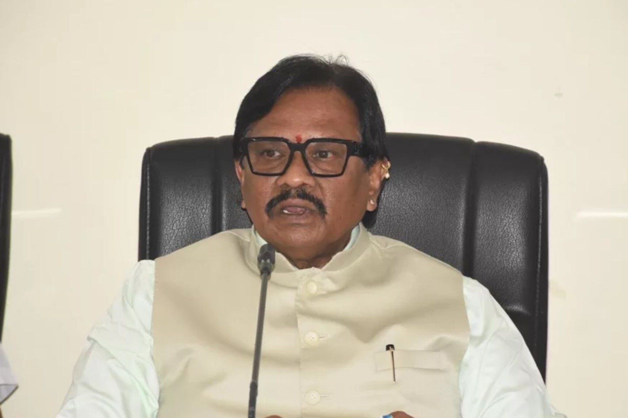 मला पाडण्यासाठी भाजपने माझ्या पुतण्याला ५ कोटी दिले, दादांच्या नेत्याचा आरोप