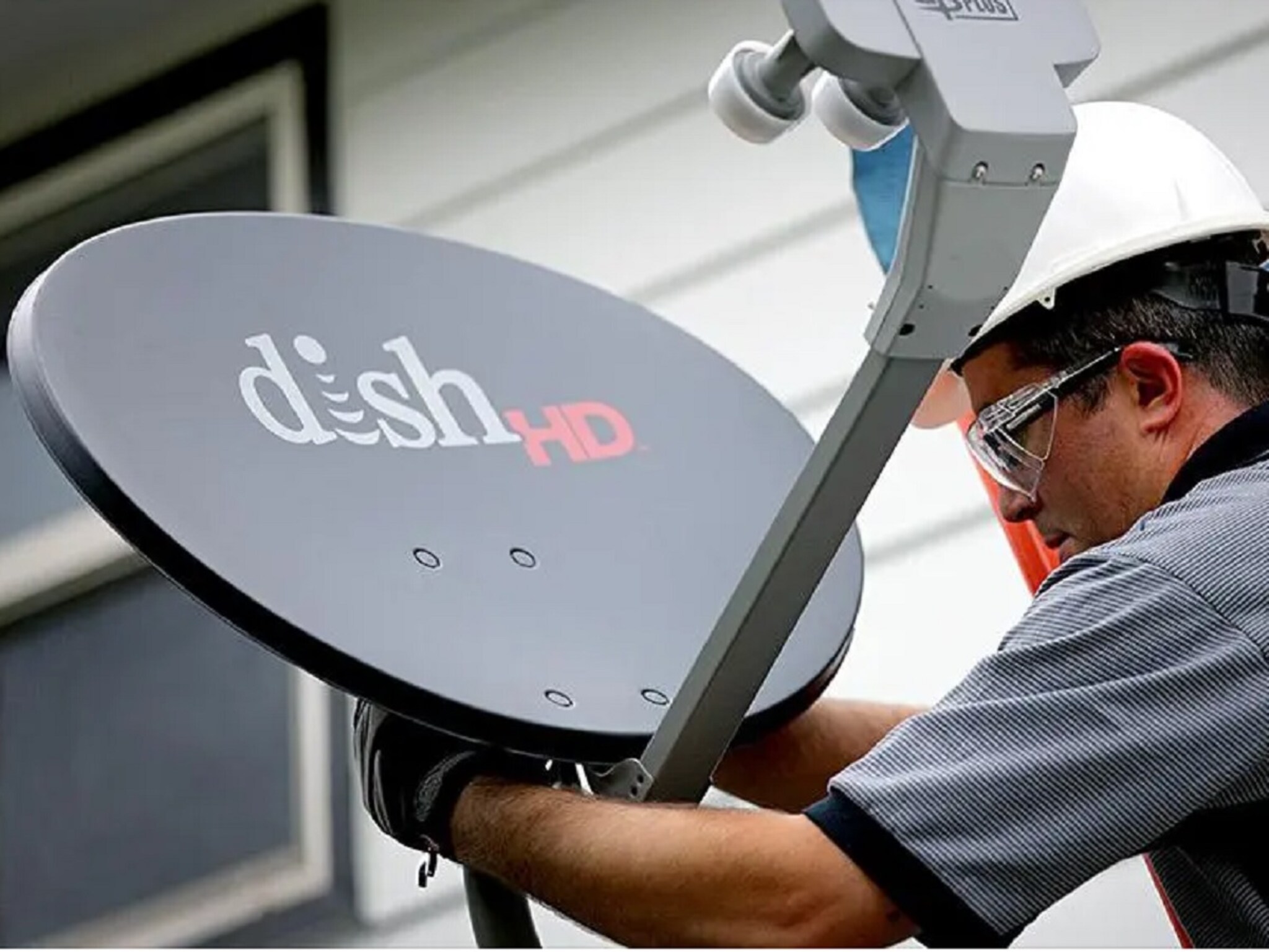 Dish TVची छत्री कशी काम करते? 99% लोकांना माहितीच नाही यामागची टेक्नॉलॉजी