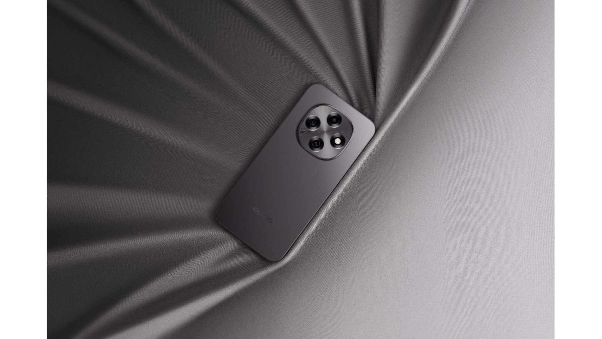 OPPO F31 Pro डेजर्ट गोल्ड एडिशन चा ही धनत्रयोदशीसाठी परिपूर्ण भेट आहे