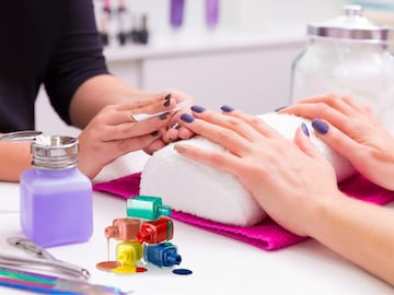 Danger of nail paint and gel manicures
