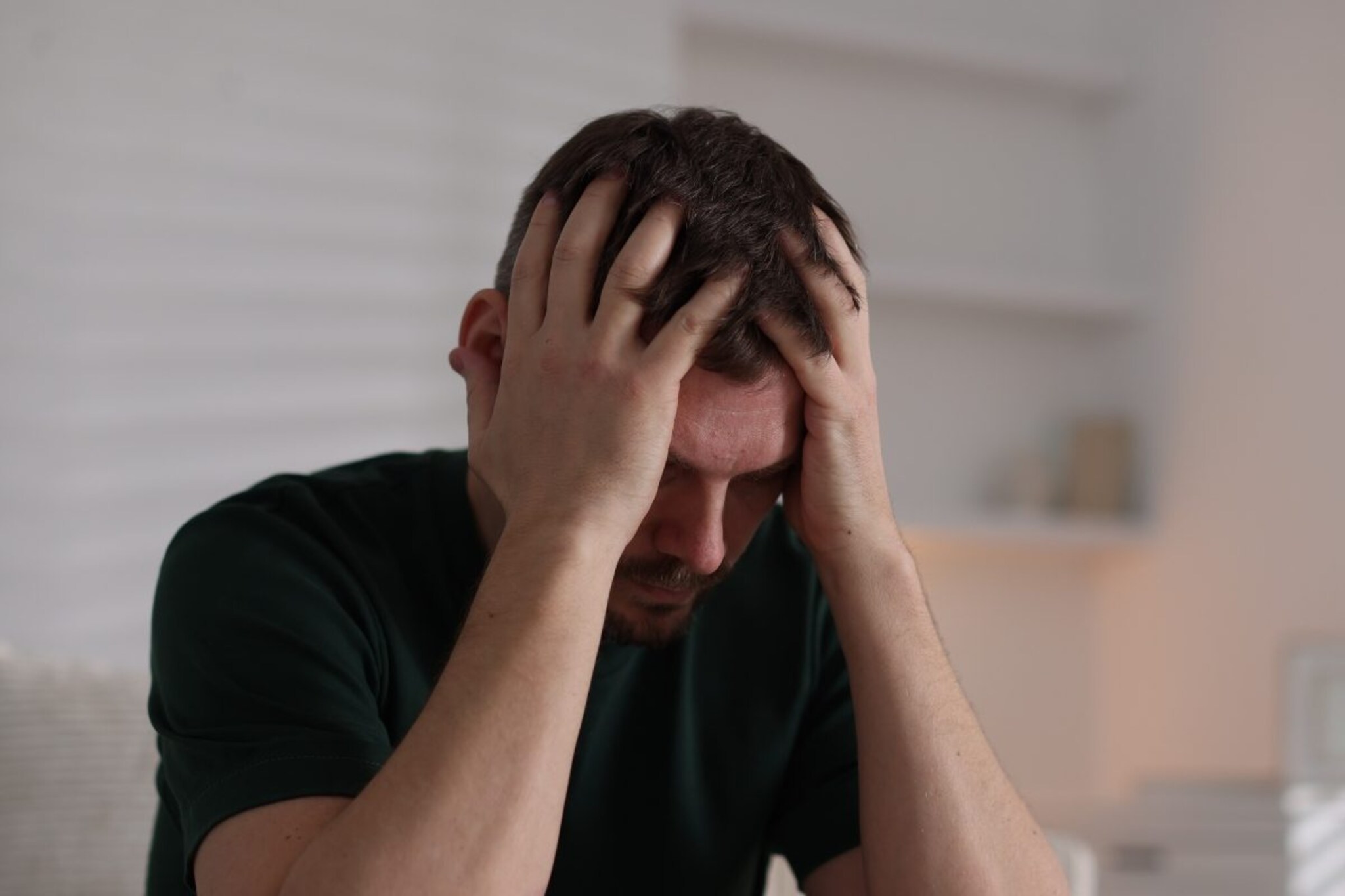 तुमच्यातही दिसताहेत 'ही' ७ लक्षणे? तर समजून जा 'मेंटल प्राॅब्लेम' आहे; लगेच...