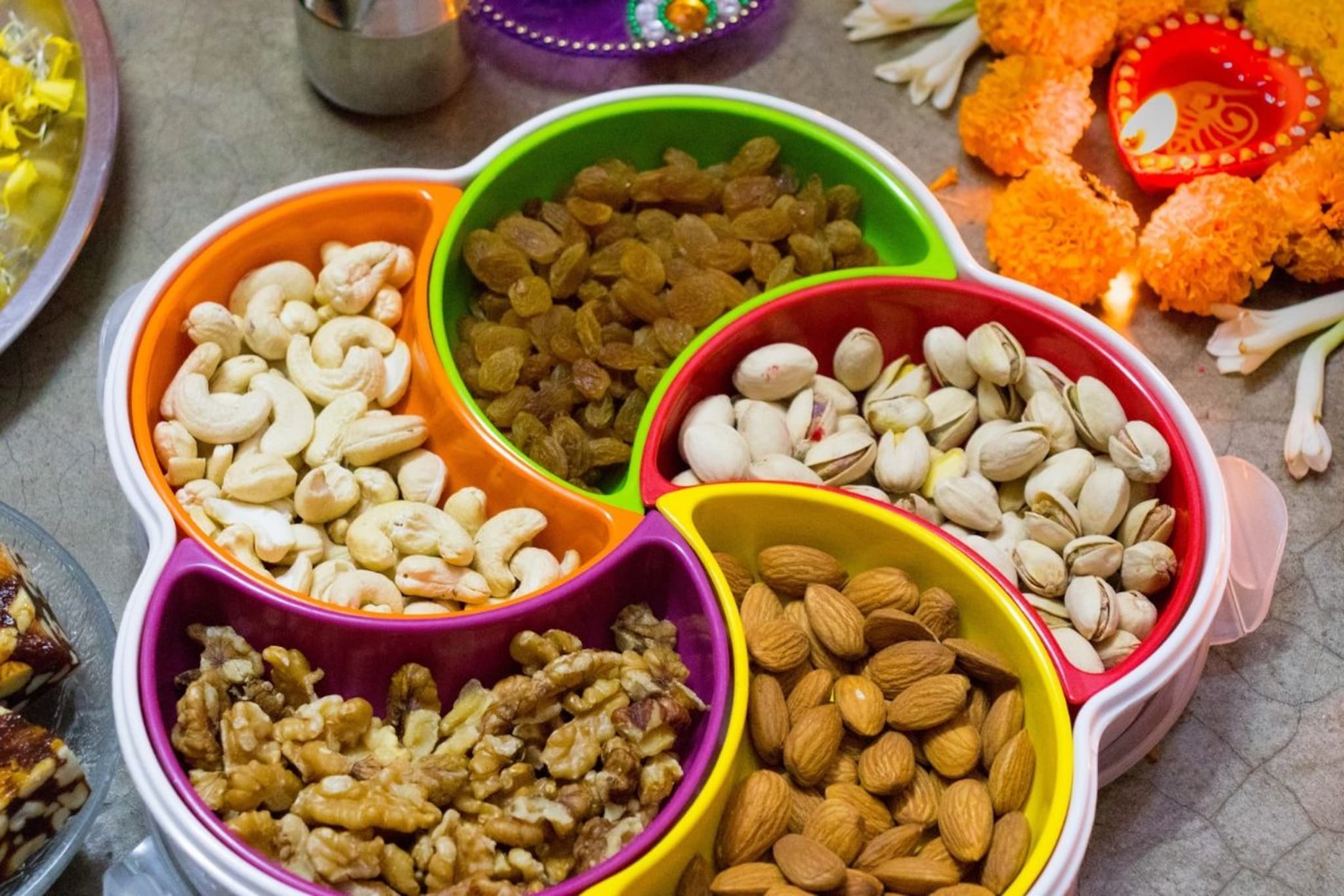 काजू-बदामाला किड लागली? 'हे' ५ उपाय पळवून लावतील किड्यांना, पुन्हा होणार नाही...