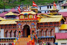 देवाच्या दारात 'या' ७ चुका करू नका! मंदिर प्रवेशाचे नियम 'हे' मोडल्यास...