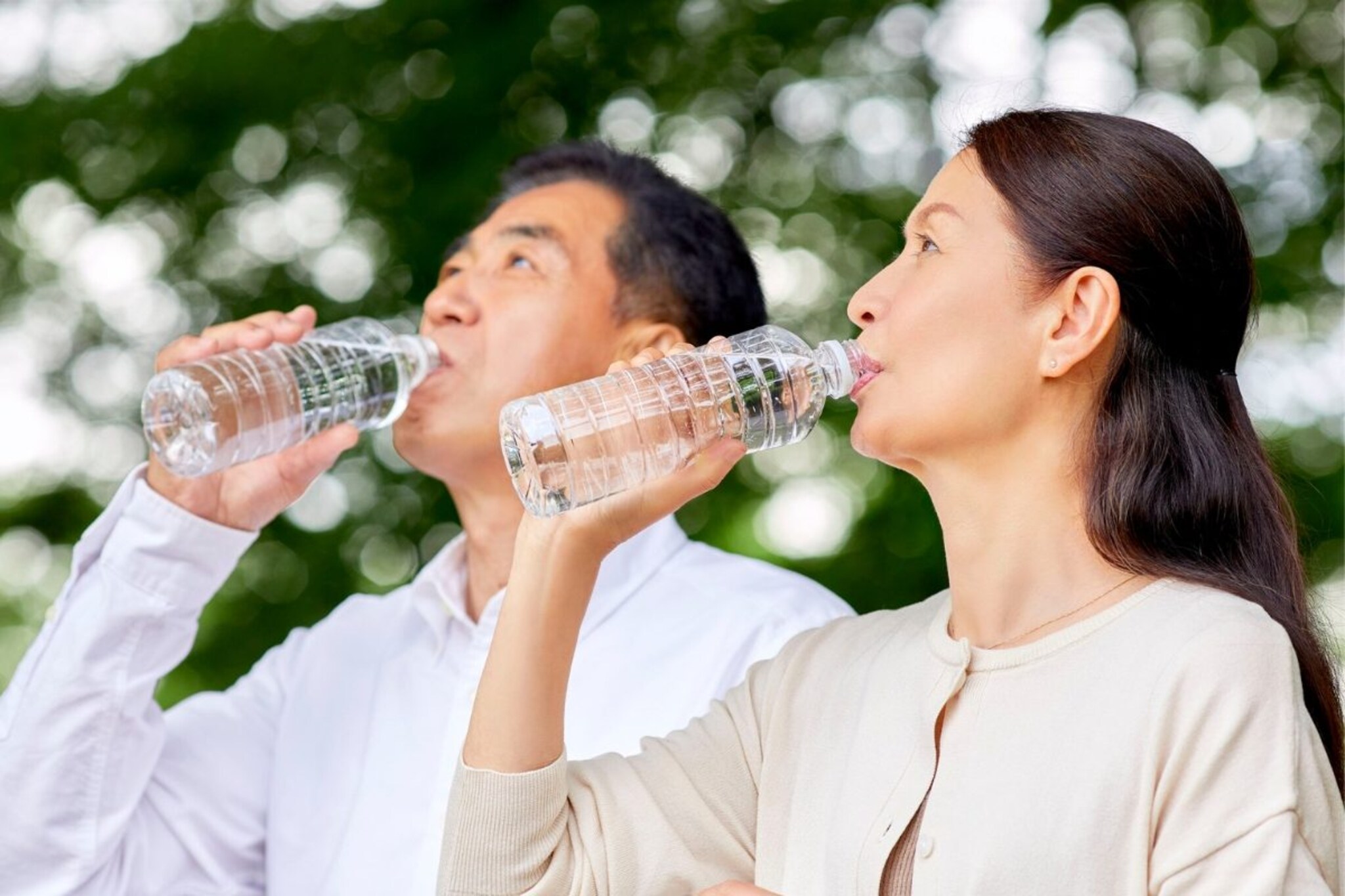 तहान नसतानाही पाणी पिताय? थांबा! मेंदू अन् किडनीवर होतो थेट परिणाम, दिवसातून...